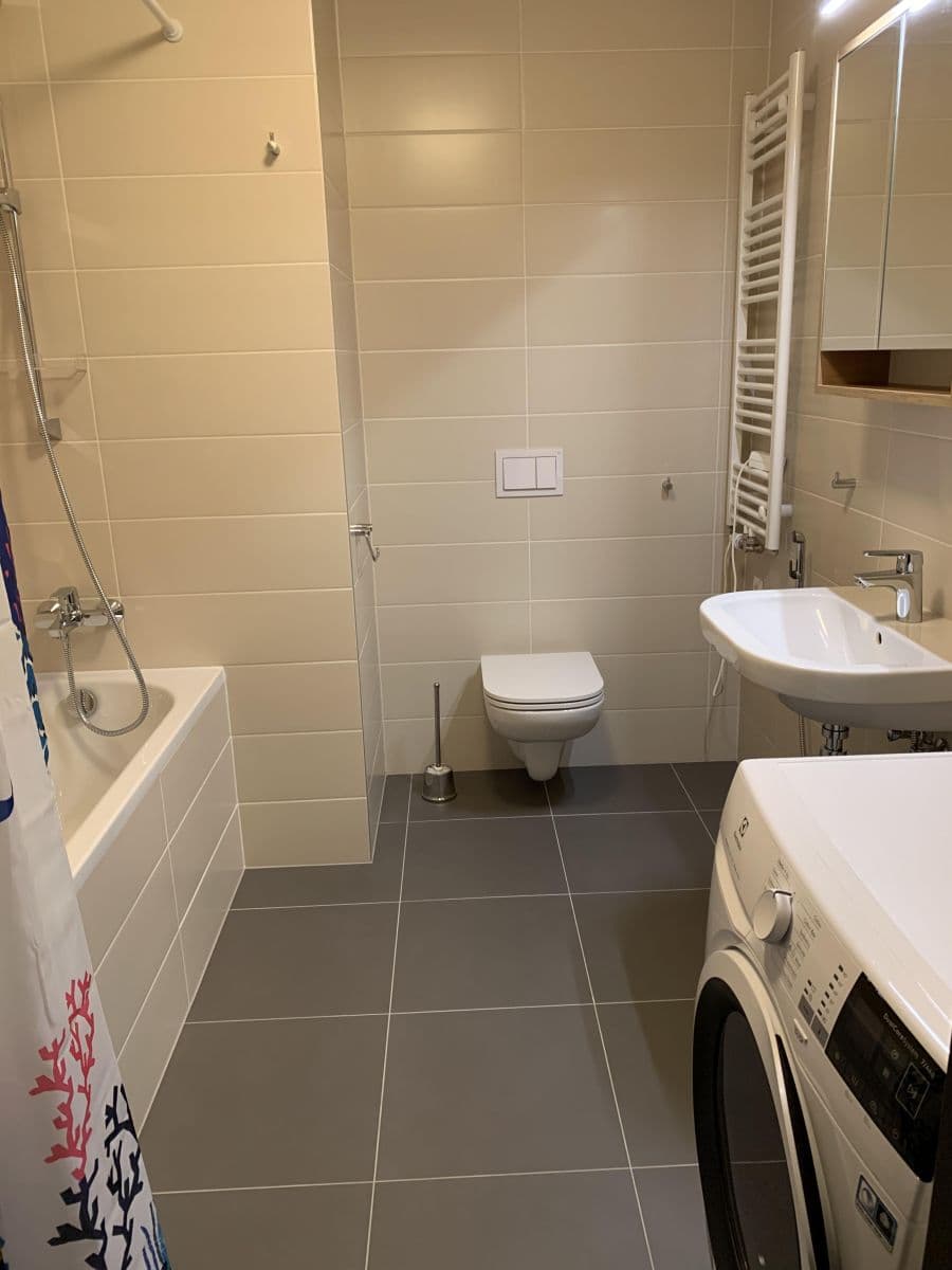 Prenájom bytu 1-izbový 40 m², U Mlýnského kanálu, Praha, Praha Prenájom bytu 1-izbový 40 m², U Mlýnského kanálu, Praha, Praha