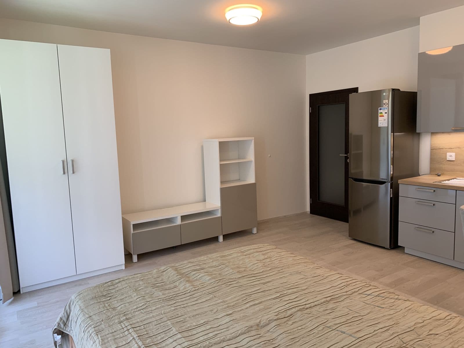 Prenájom bytu 1-izbový 40 m², U Mlýnského kanálu, Praha, Praha Prenájom bytu 1-izbový 40 m², U Mlýnského kanálu, Praha, Praha