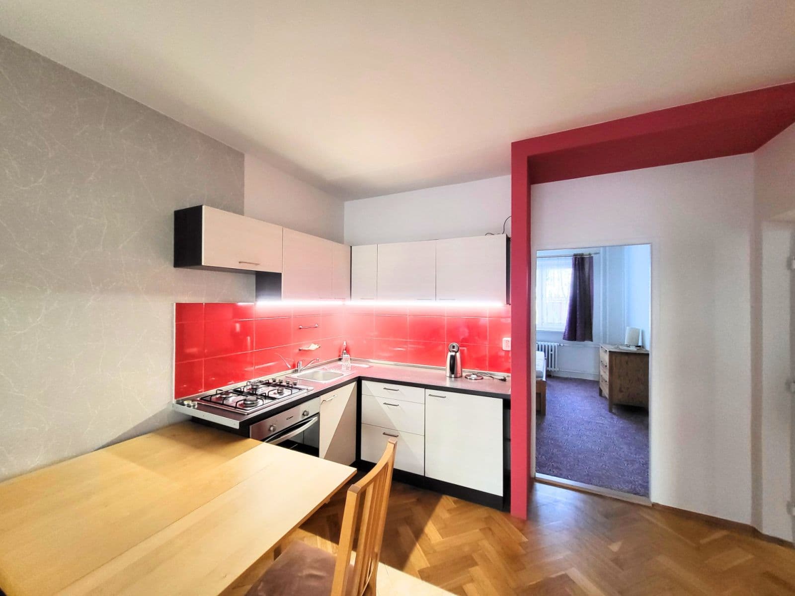 Prenájom bytu 4-izbový 80 m², Nad Alejí, Praha, Praha Prenájom bytu 4-izbový 80 m², Nad Alejí, Praha, Praha