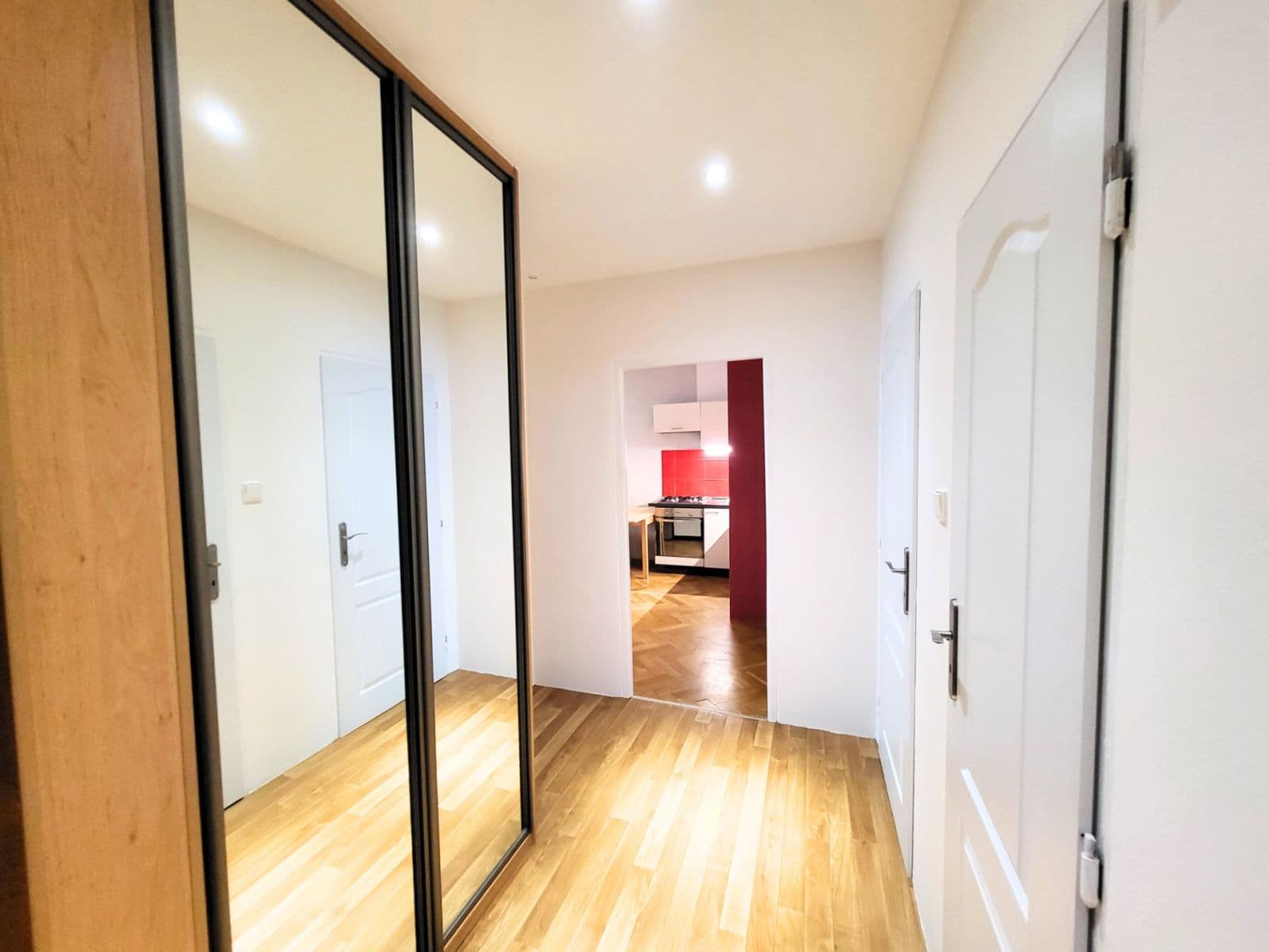 Prenájom bytu 4-izbový 80 m², Nad Alejí, Praha, Praha Prenájom bytu 4-izbový 80 m², Nad Alejí, Praha, Praha