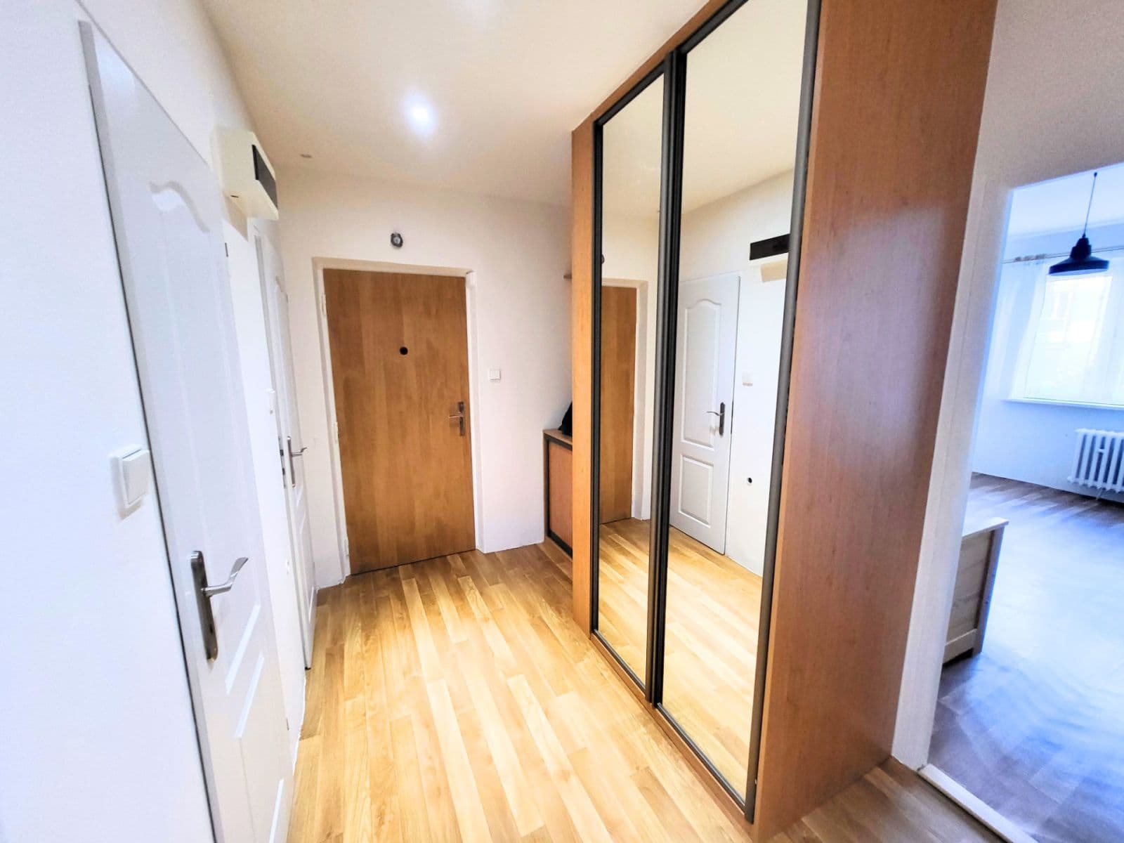 Prenájom bytu 4-izbový 80 m², Nad Alejí, Praha, Praha Prenájom bytu 4-izbový 80 m², Nad Alejí, Praha, Praha