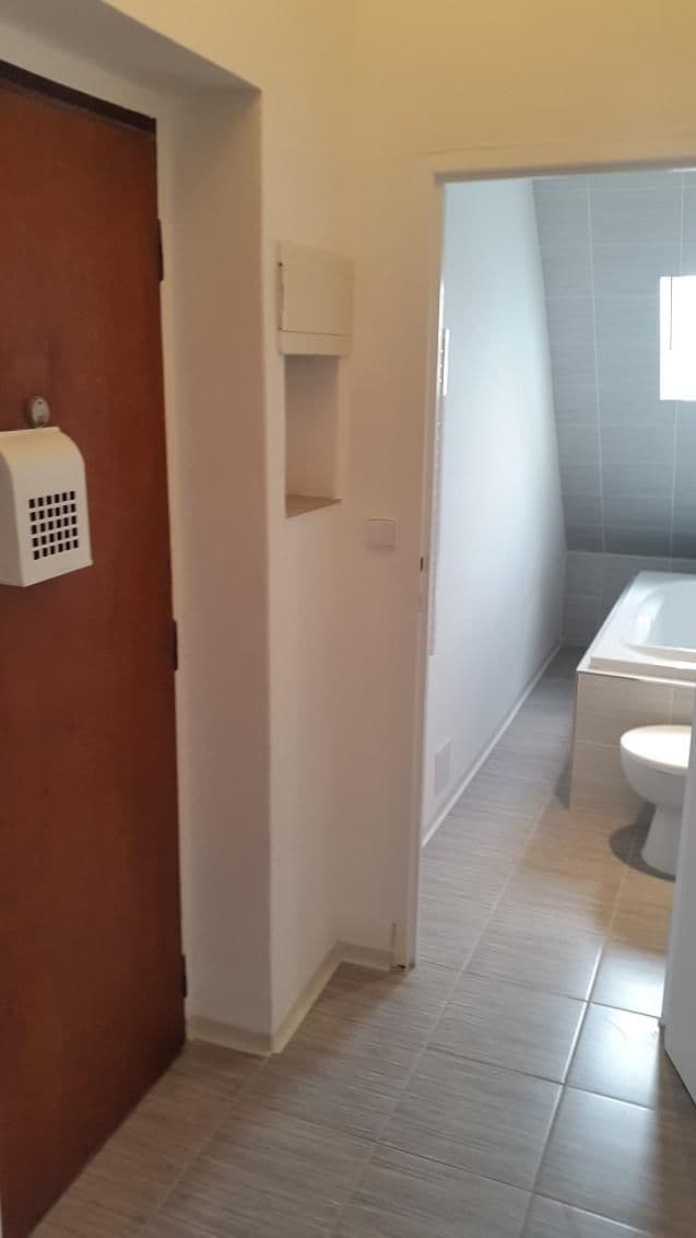 Prenájom bytu 1-izbový 21 m², Šárecká, Praha, Praha Prenájom bytu 1-izbový 21 m², Šárecká, Praha, Praha