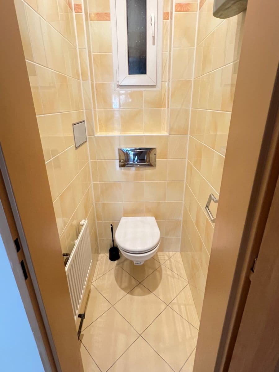 Prenájom bytu 2-izbový 73 m², Na Hroudě, Praha, Praha Prenájom bytu 2-izbový 73 m², Na Hroudě, Praha, Praha