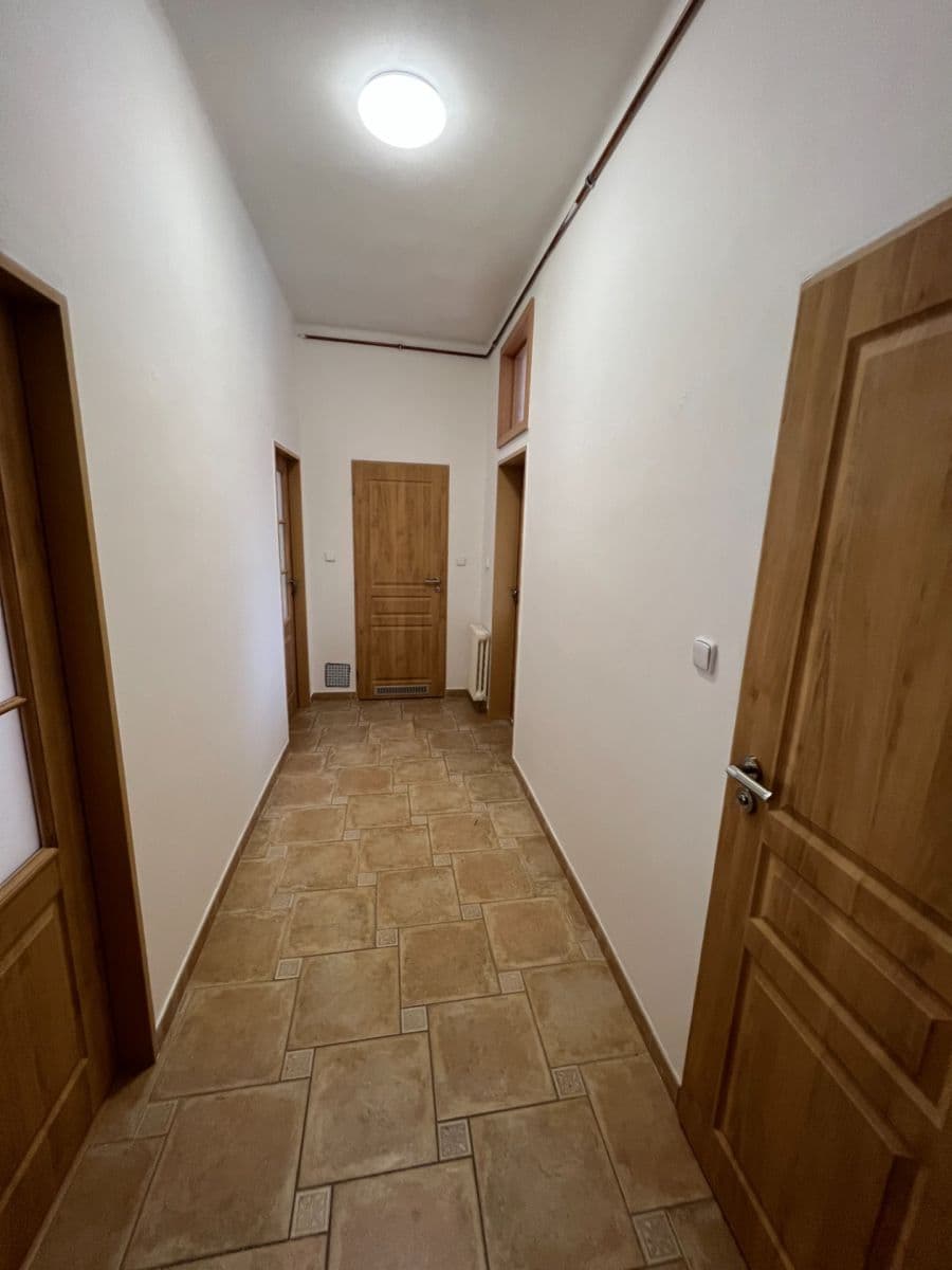 Prenájom bytu 2-izbový 73 m², Na Hroudě, Praha, Praha Prenájom bytu 2-izbový 73 m², Na Hroudě, Praha, Praha