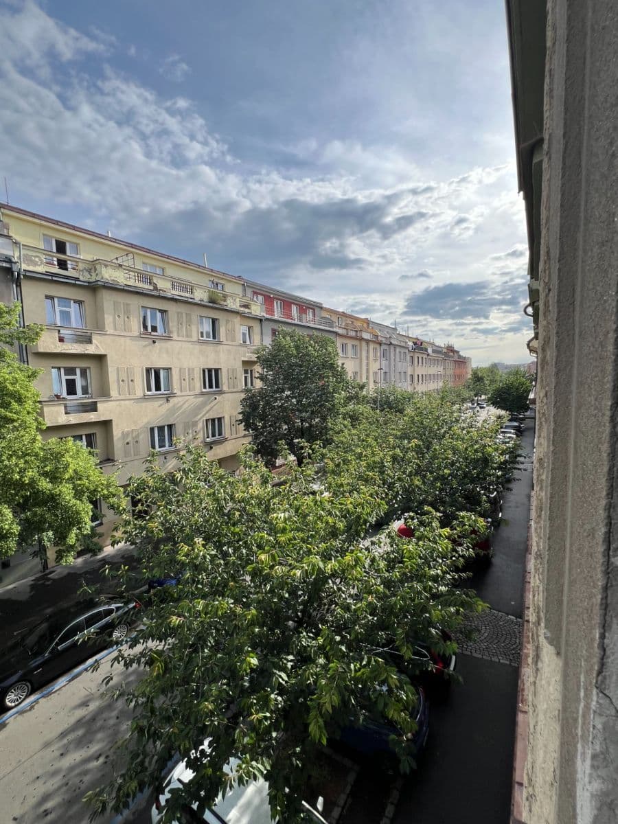 Prenájom bytu 2-izbový 73 m², Na Hroudě, Praha, Praha Prenájom bytu 2-izbový 73 m², Na Hroudě, Praha, Praha