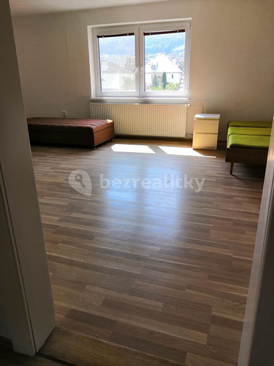 Prenájom bytu 4-izbový 104 m², U Sokolovny, Zlín, Zlínský kraj Prenájom bytu 4-izbový 104 m², U Sokolovny, Zlín, Zlínský kraj