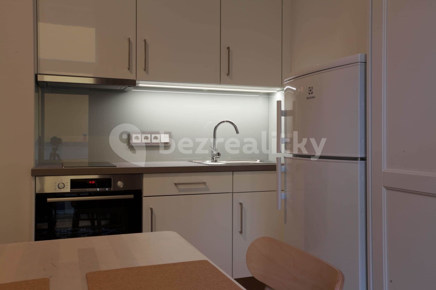 Prenájom bytu 1-izbový 24 m², Příčná, Praha, Praha Prenájom bytu 1-izbový 24 m², Příčná, Praha, Praha