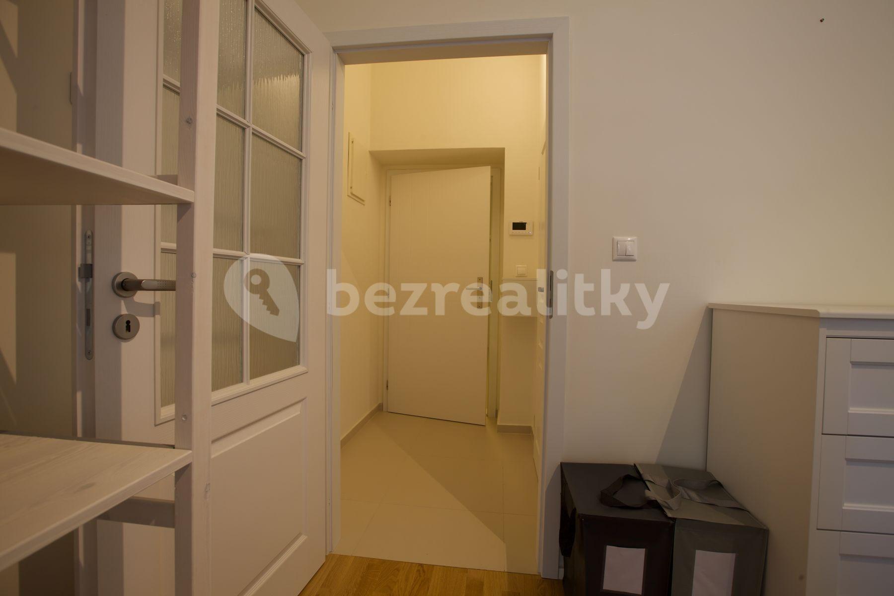 Prenájom bytu 1-izbový 24 m², Příčná, Praha, Praha