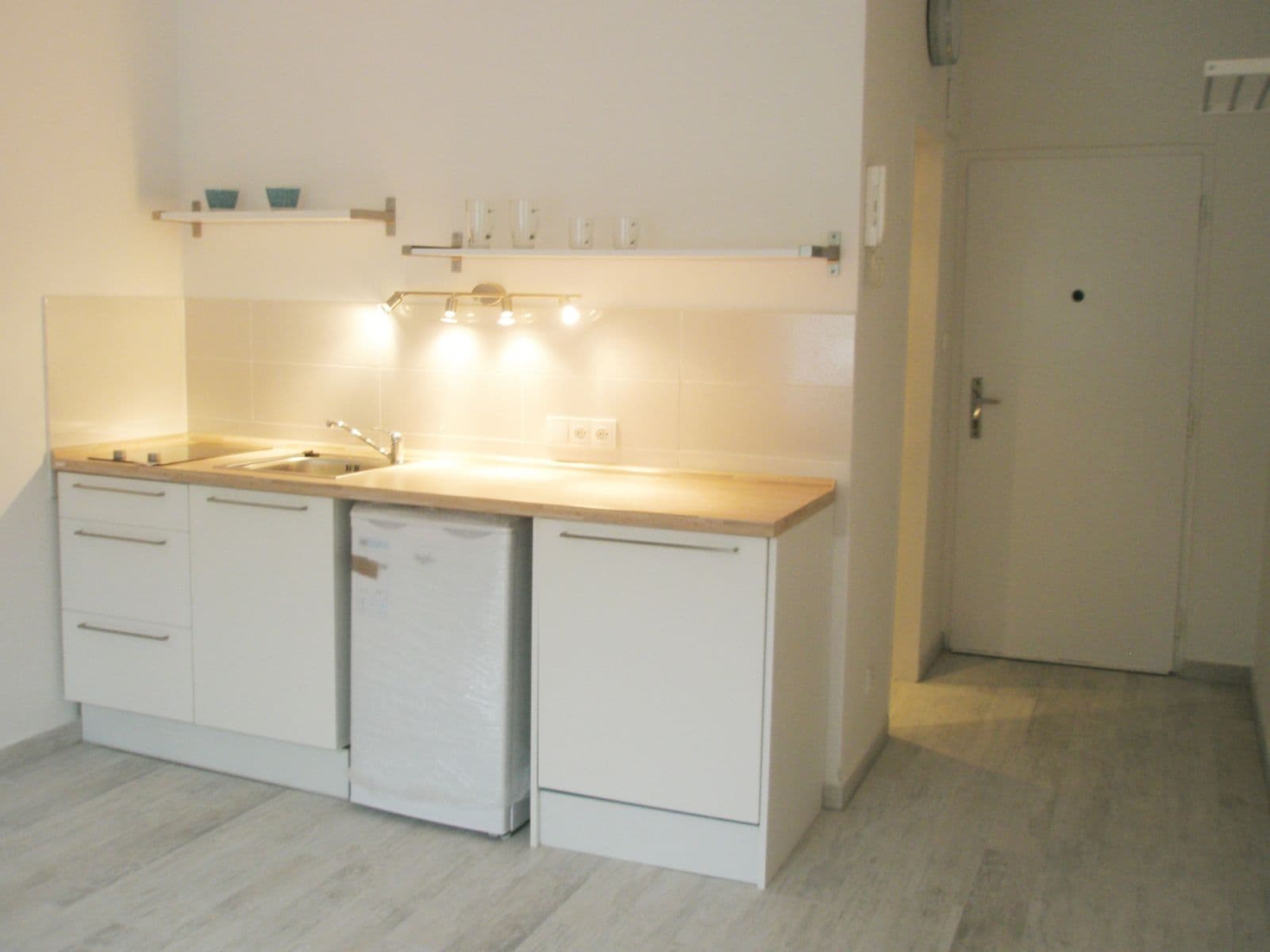 Prenájom bytu 1-izbový 22 m², Lidická, Karlovy Vary, Karlovarský kraj Prenájom bytu 1-izbový 22 m², Lidická, Karlovy Vary, Karlovarský kraj
