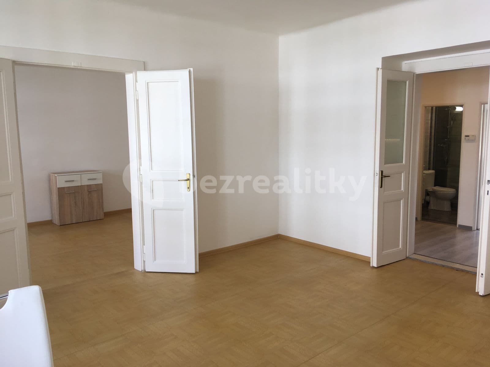 Prenájom bytu 3-izbový 81 m², Belgická, Praha, Praha Prenájom bytu 3-izbový 81 m², Belgická, Praha, Praha
