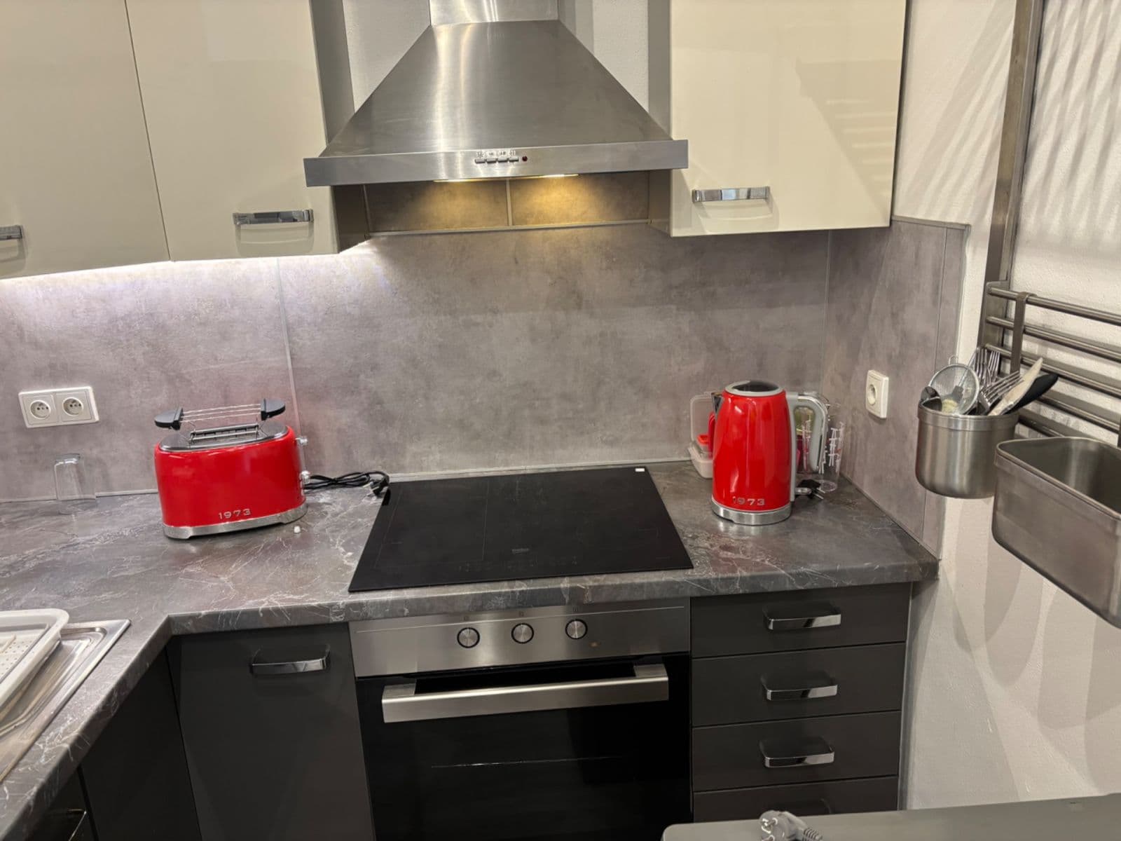 Prenájom bytu 3-izbový 81 m², Belgická, Praha, Praha Prenájom bytu 3-izbový 81 m², Belgická, Praha, Praha