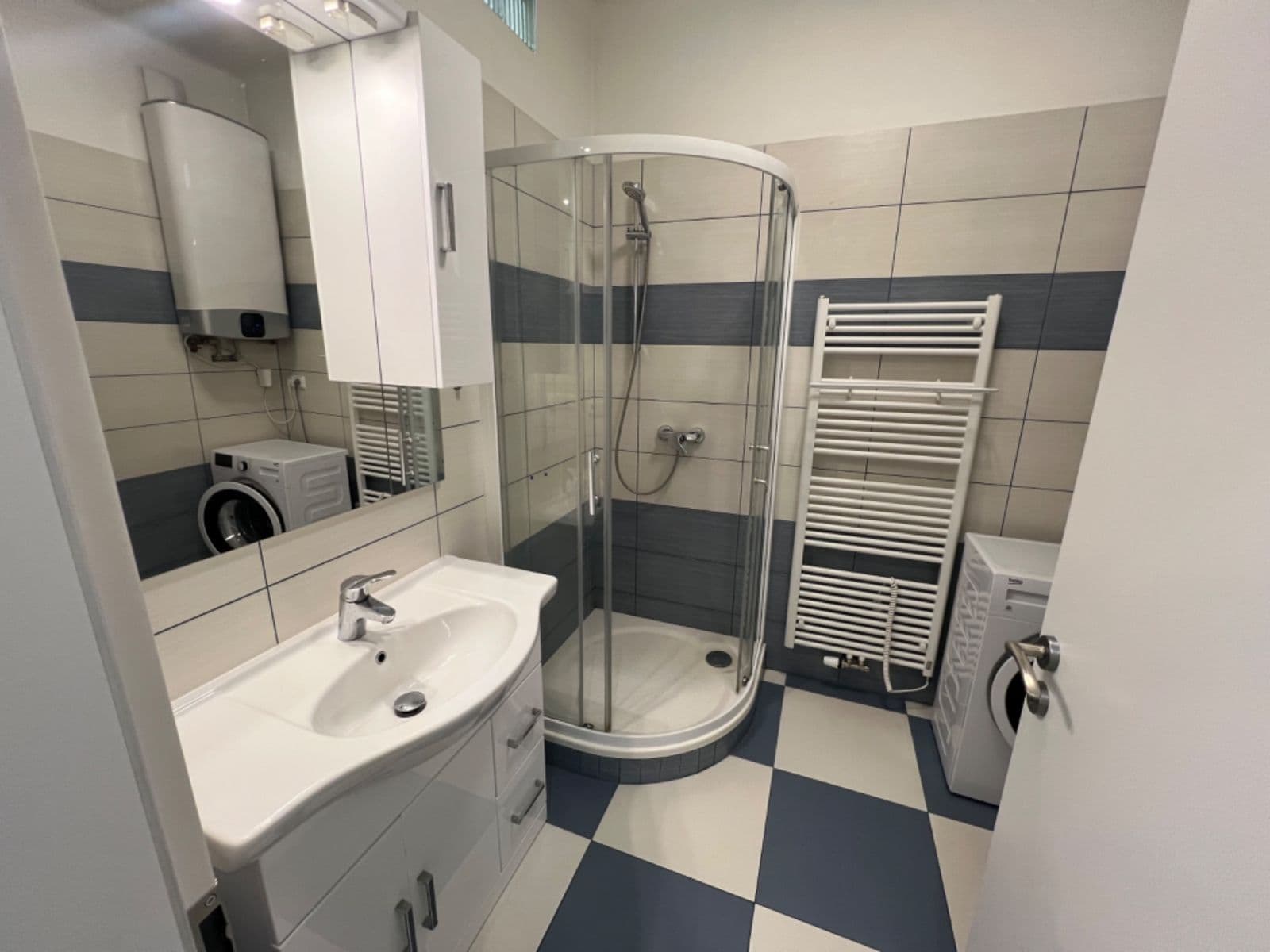 Prenájom bytu 2-izbový 55 m², Letenské náměstí, Praha, Praha Prenájom bytu 2-izbový 55 m², Letenské náměstí, Praha, Praha