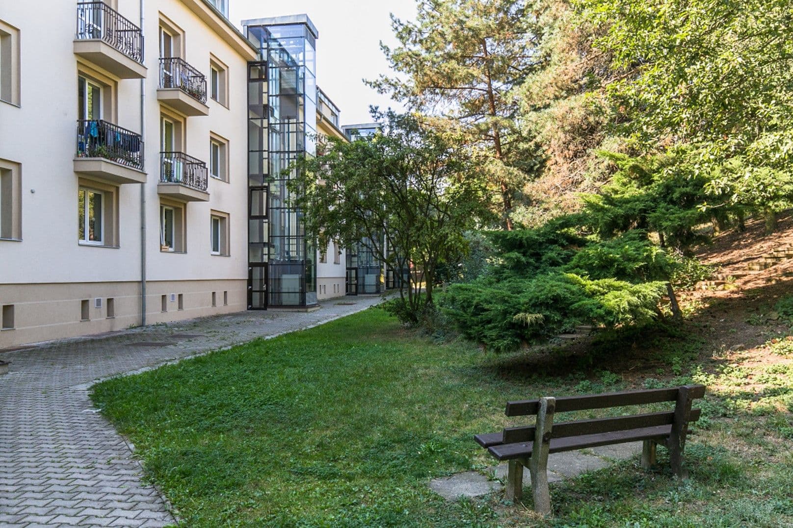 Prenájom bytu 2-izbový 61 m², Kladenská, Praha, Praha Prenájom bytu 2-izbový 61 m², Kladenská, Praha, Praha