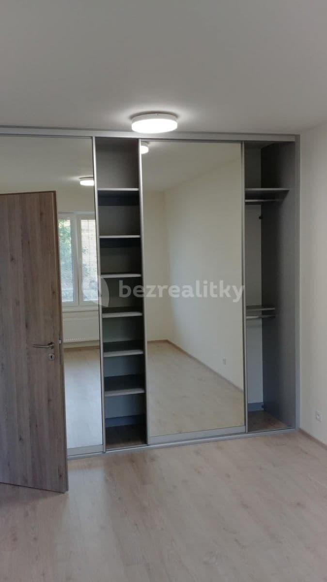 Prenájom bytu 2-izbový 62 m², Modenská, Praha, Praha Prenájom bytu 2-izbový 62 m², Modenská, Praha, Praha