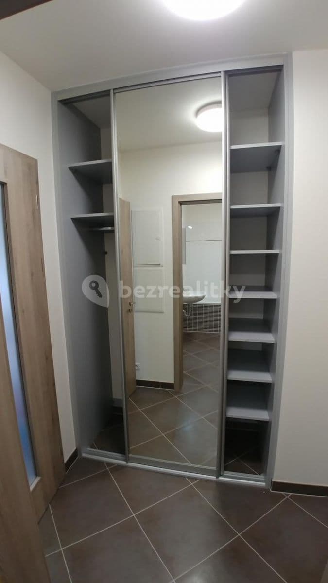 Prenájom bytu 2-izbový 62 m², Modenská, Praha, Praha Prenájom bytu 2-izbový 62 m², Modenská, Praha, Praha