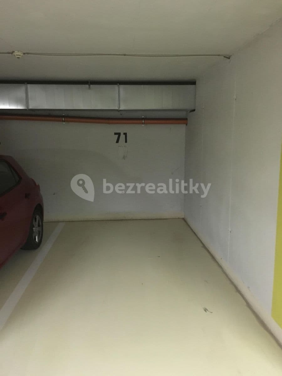 Prenájom garáže 15 m², Sluneční náměstí, Praha, Praha Prenájom garáže 15 m², Sluneční náměstí, Praha, Praha