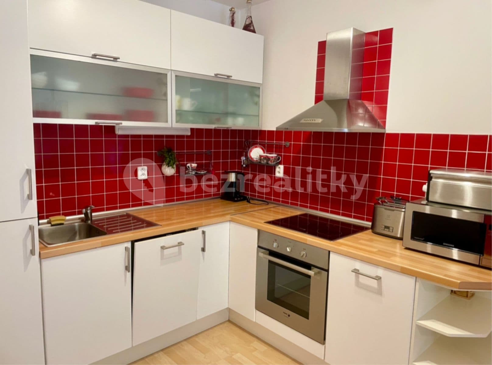 Prenájom bytu 2-izbový 66 m², Budapešťská, Praha, Praha Prenájom bytu 2-izbový 66 m², Budapešťská, Praha, Praha