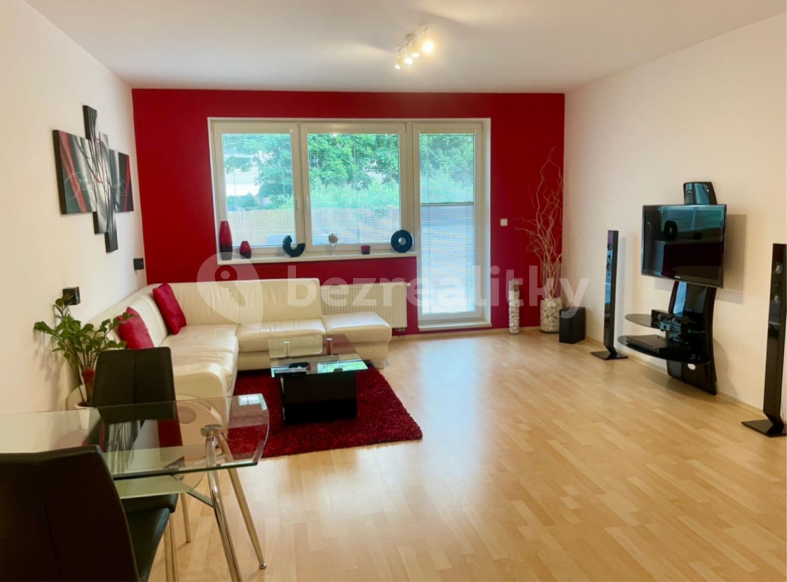 Prenájom bytu 2-izbový 66 m², Budapešťská, Praha, Praha Prenájom bytu 2-izbový 66 m², Budapešťská, Praha, Praha