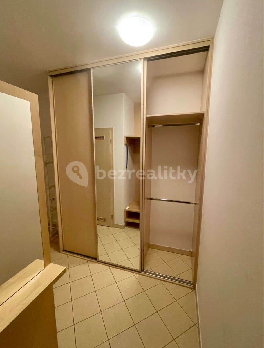 Prenájom bytu 2-izbový 66 m², Budapešťská, Praha, Praha Prenájom bytu 2-izbový 66 m², Budapešťská, Praha, Praha