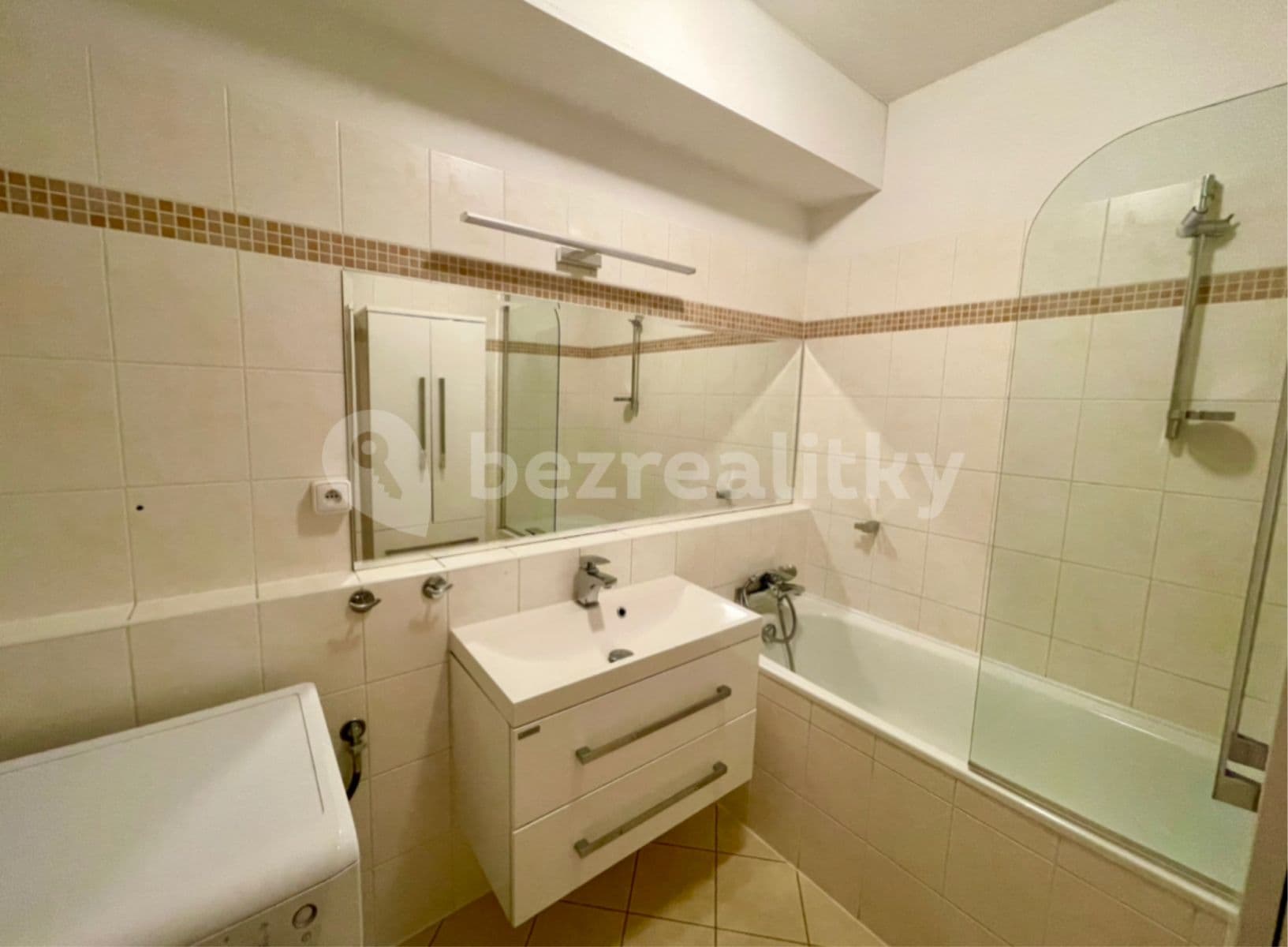 Prenájom bytu 2-izbový 66 m², Budapešťská, Praha, Praha Prenájom bytu 2-izbový 66 m², Budapešťská, Praha, Praha