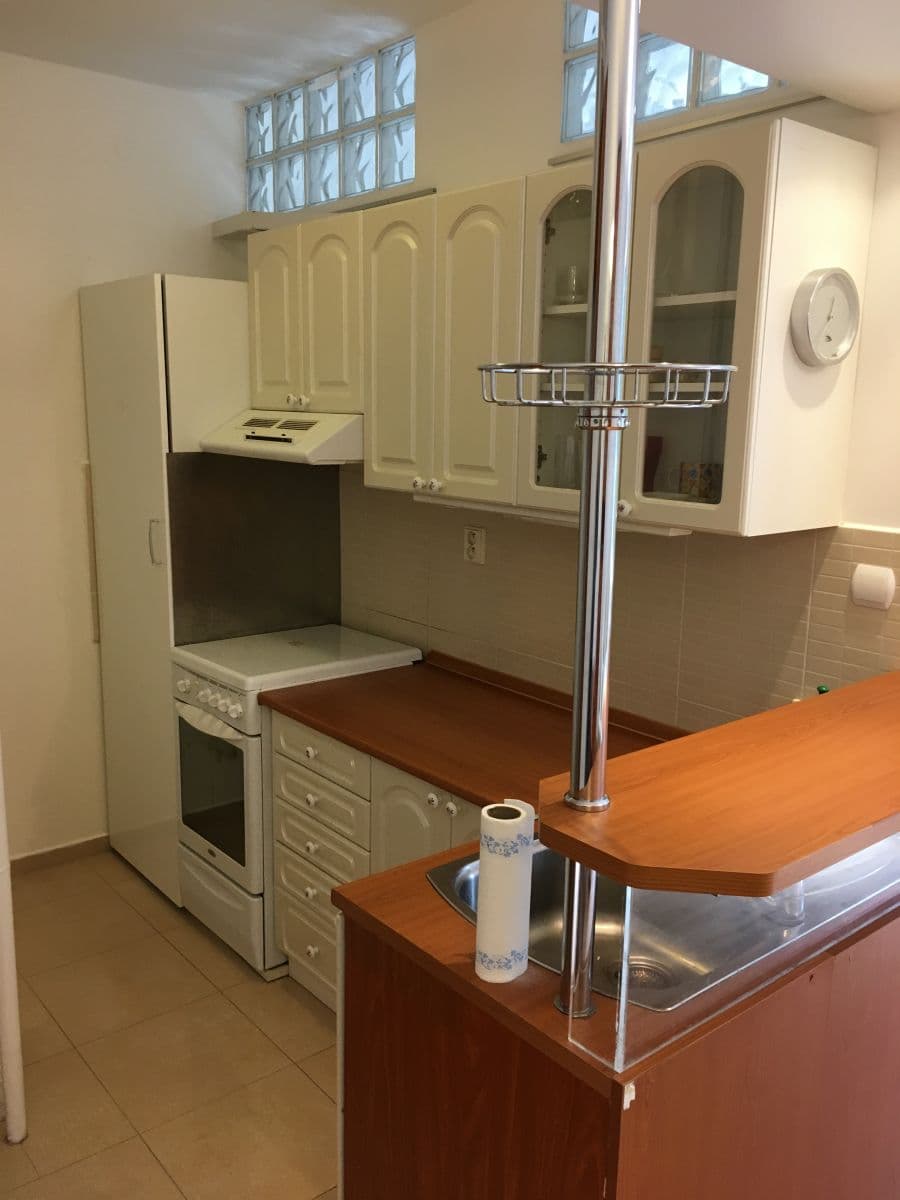 Prenájom bytu 3-izbový 53 m², Poděbradská, Praha, Praha Prenájom bytu 3-izbový 53 m², Poděbradská, Praha, Praha