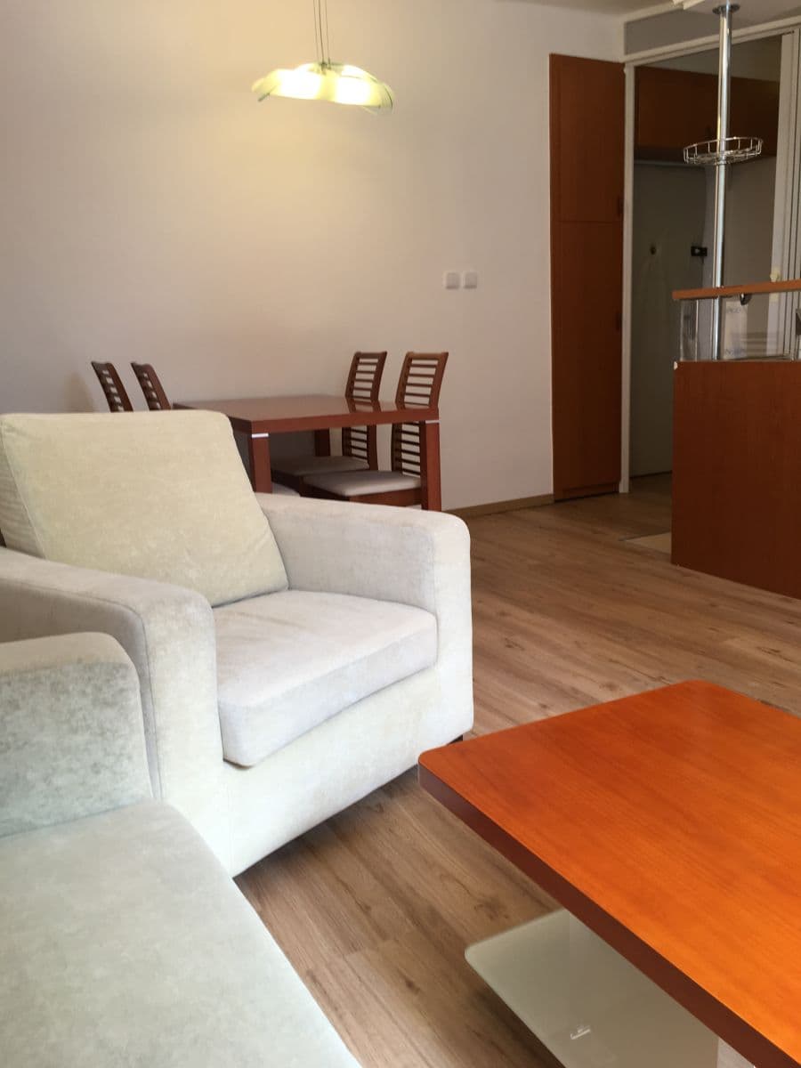 Prenájom bytu 3-izbový 53 m², Poděbradská, Praha, Praha Prenájom bytu 3-izbový 53 m², Poděbradská, Praha, Praha