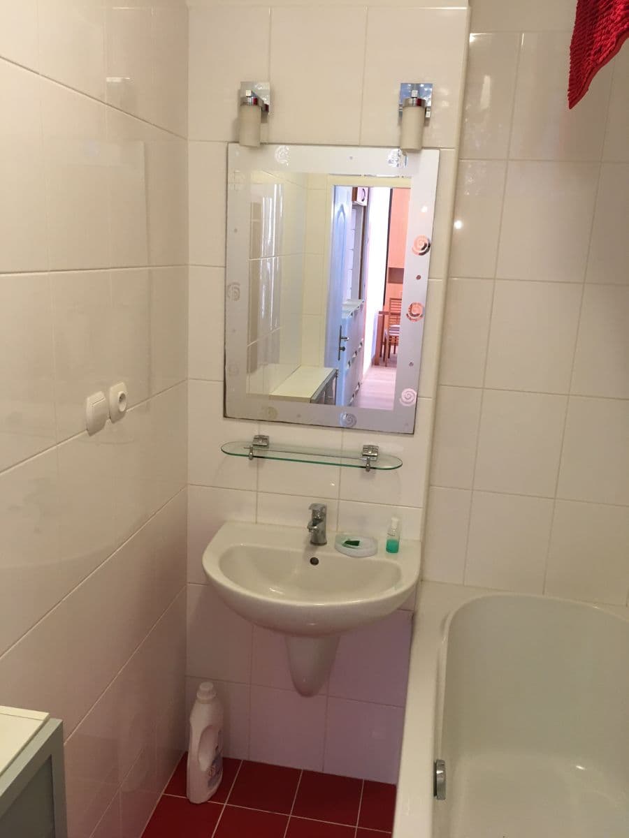 Prenájom bytu 3-izbový 53 m², Poděbradská, Praha, Praha Prenájom bytu 3-izbový 53 m², Poděbradská, Praha, Praha