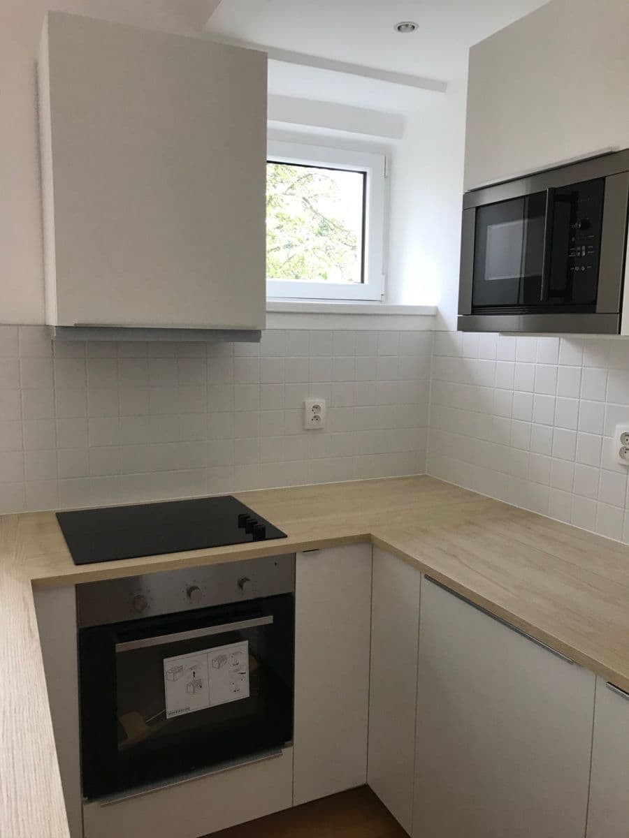 Prenájom bytu 3-izbový 85 m², Pod Kesnerkou, Praha, Praha Prenájom bytu 3-izbový 85 m², Pod Kesnerkou, Praha, Praha