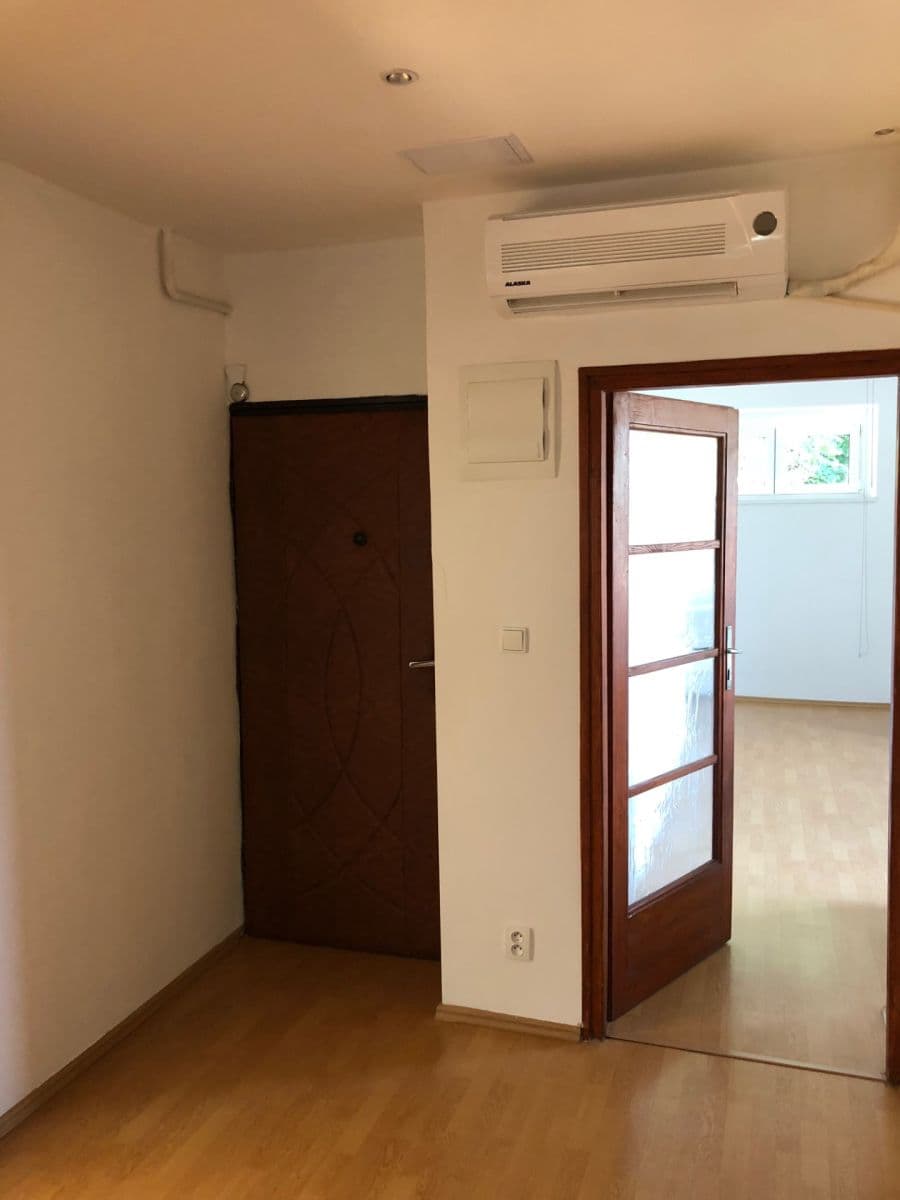 Prenájom bytu 3-izbový 85 m², Pod Kesnerkou, Praha, Praha Prenájom bytu 3-izbový 85 m², Pod Kesnerkou, Praha, Praha