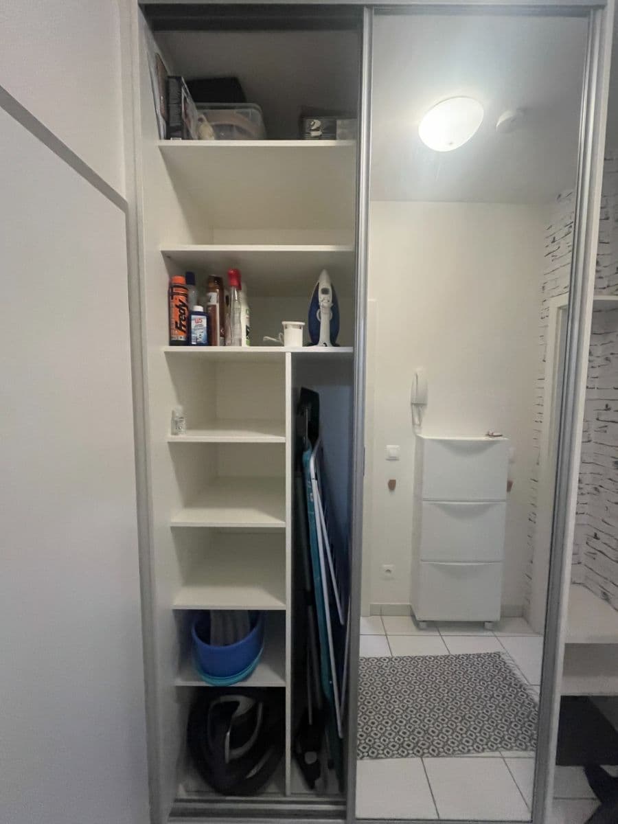 Prenájom bytu 1-izbový 34 m², Milose Havla, Praha, Praha Prenájom bytu 1-izbový 34 m², Milose Havla, Praha, Praha