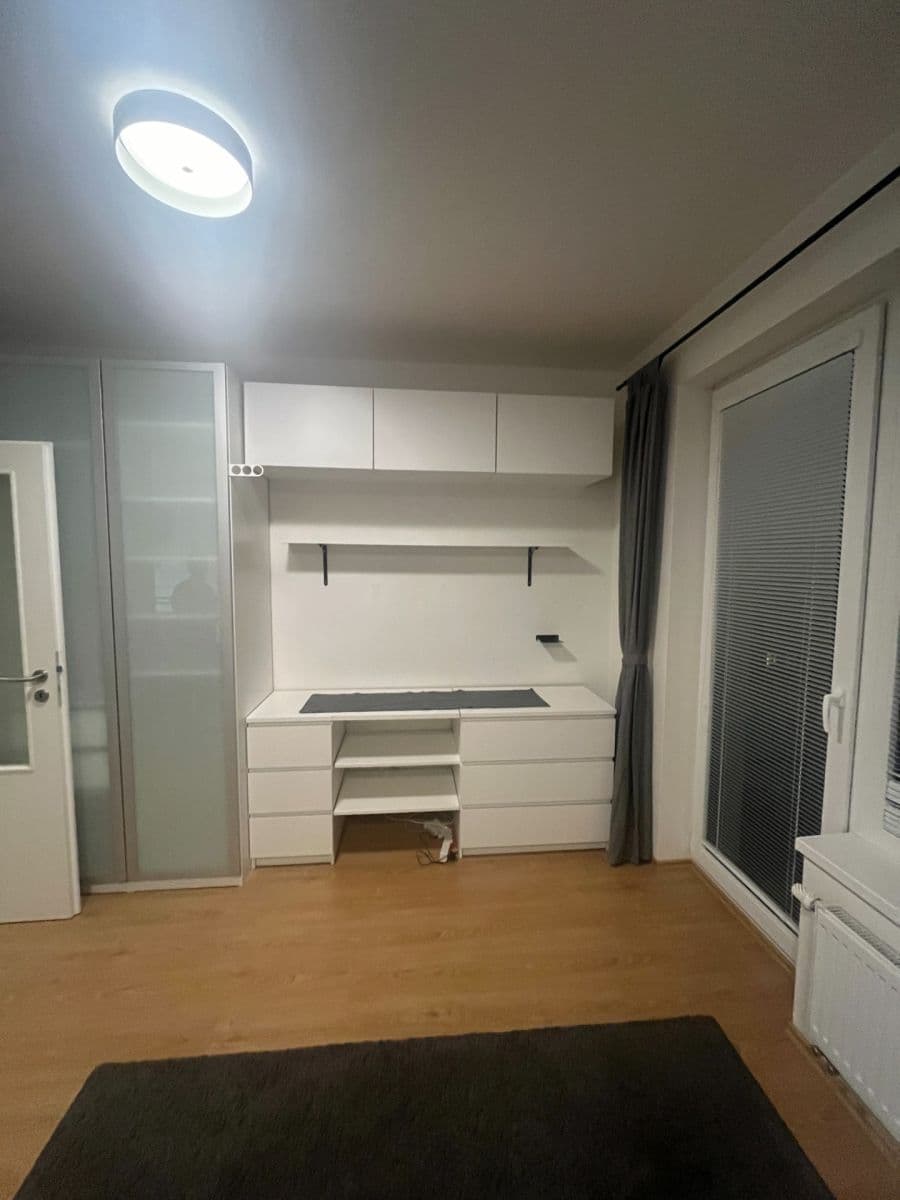 Prenájom bytu 1-izbový 34 m², Milose Havla, Praha, Praha Prenájom bytu 1-izbový 34 m², Milose Havla, Praha, Praha