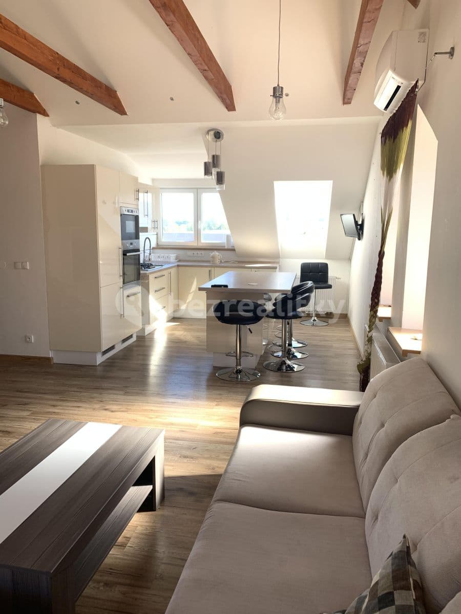 Prenájom bytu 3-izbový 81 m², Schoellerova, Praha, Praha Prenájom bytu 3-izbový 81 m², Schoellerova, Praha, Praha