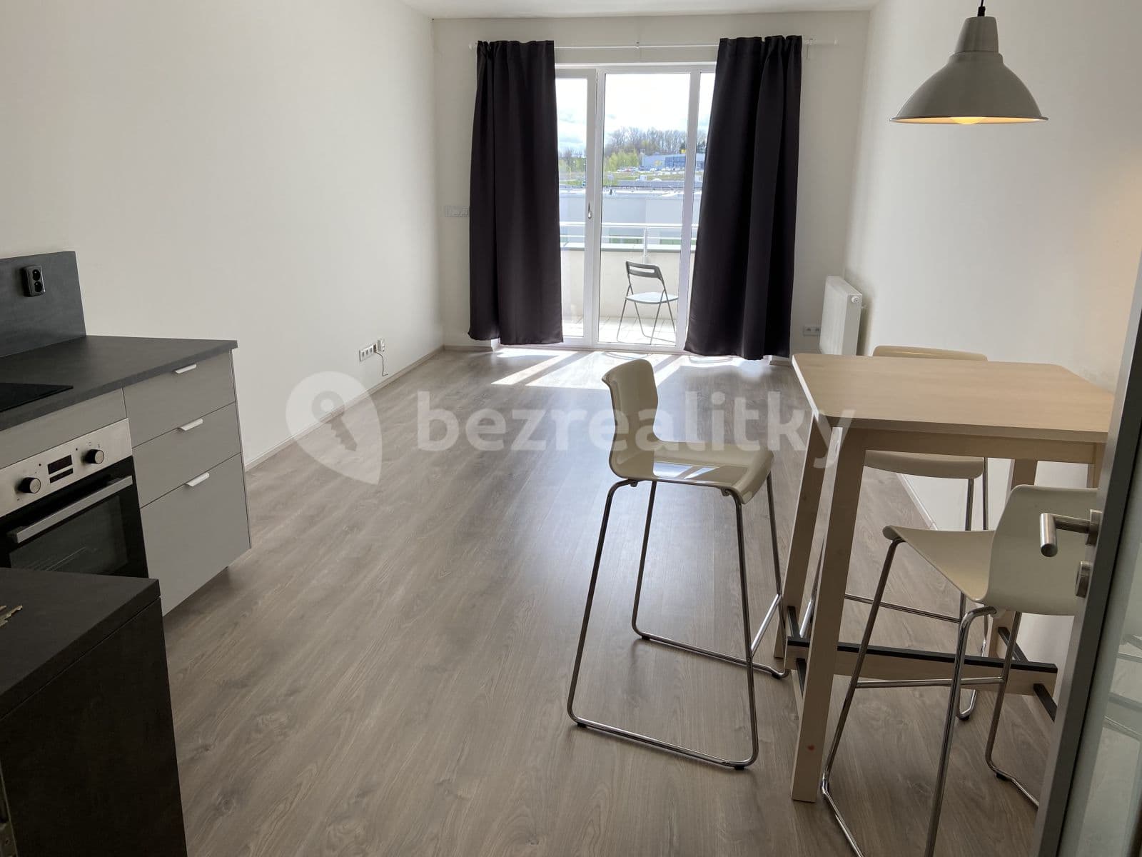 Prenájom bytu 1-izbový 43 m², Premonstrátů, Chýně, Středočeský kraj Prenájom bytu 1-izbový 43 m², Premonstrátů, Chýně, Středočeský kraj