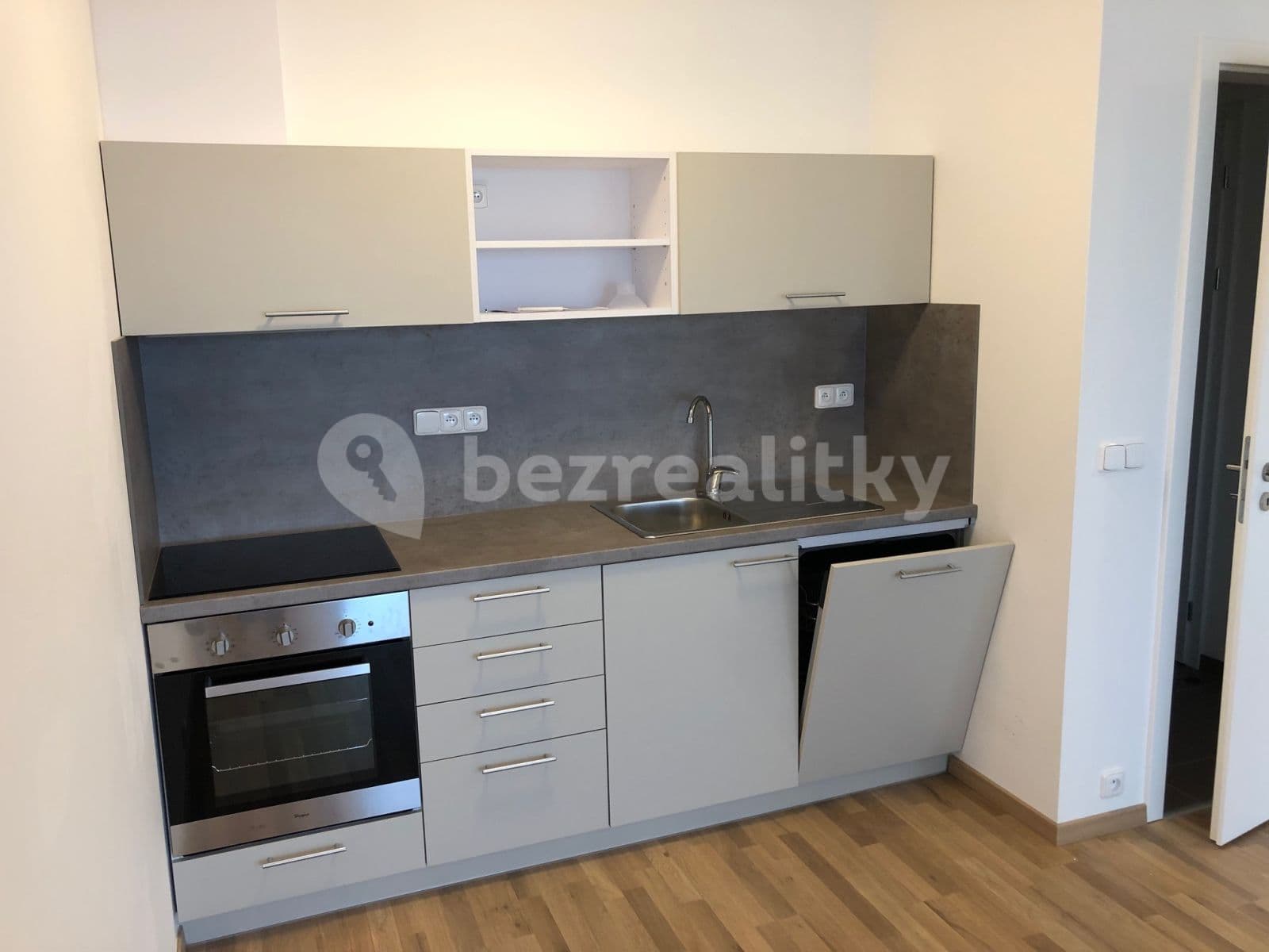 Prenájom bytu 2-izbový 60 m², Okrajová ulice, Hostivice, Středočeský kraj Prenájom bytu 2-izbový 60 m², Okrajová ulice, Hostivice, Středočeský kraj