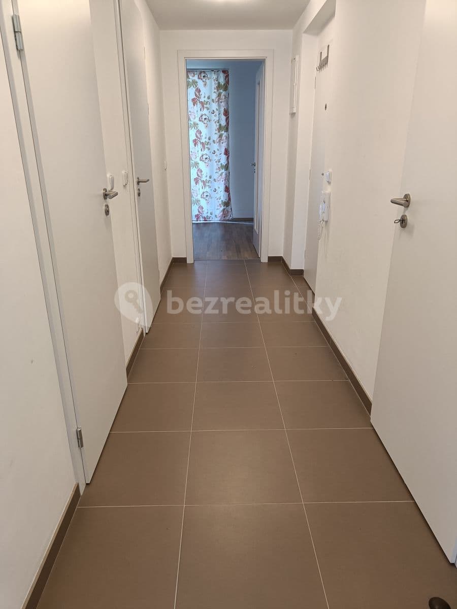 Prenájom bytu 2-izbový 60 m², Okrajová ulice, Hostivice, Středočeský kraj Prenájom bytu 2-izbový 60 m², Okrajová ulice, Hostivice, Středočeský kraj