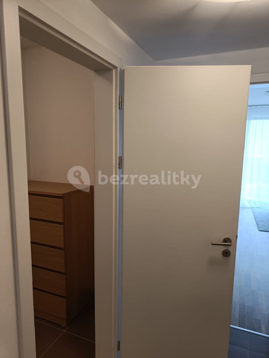 Prenájom bytu 2-izbový 60 m², Okrajová ulice, Hostivice, Středočeský kraj Prenájom bytu 2-izbový 60 m², Okrajová ulice, Hostivice, Středočeský kraj