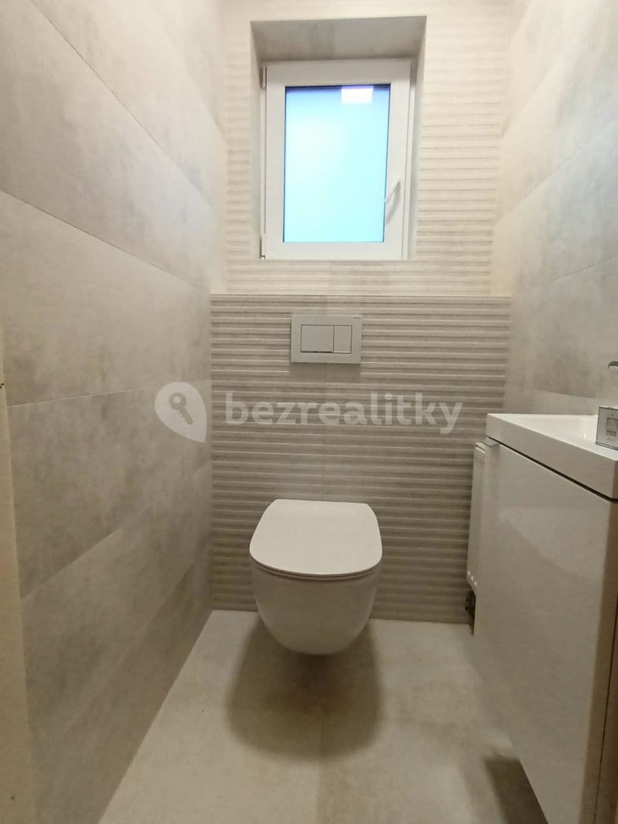 Prenájom bytu 4-izbový 120 m², Zádědina, Zlín, Zlínský kraj Prenájom bytu 4-izbový 120 m², Zádědina, Zlín, Zlínský kraj