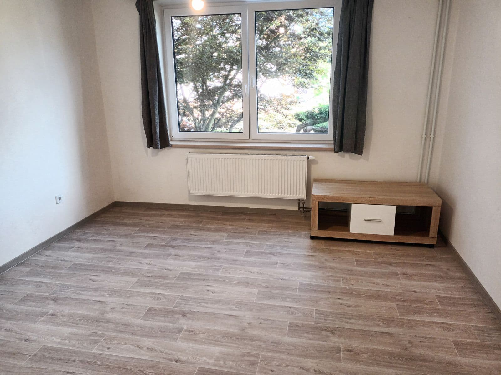 Prenájom bytu 4-izbový 120 m², Zádědina, Zlín, Zlínský kraj Prenájom bytu 4-izbový 120 m², Zádědina, Zlín, Zlínský kraj