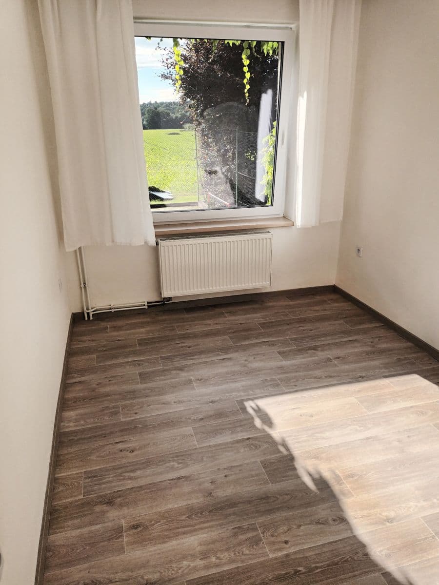 Prenájom bytu 4-izbový 120 m², Zádědina, Zlín, Zlínský kraj Prenájom bytu 4-izbový 120 m², Zádědina, Zlín, Zlínský kraj