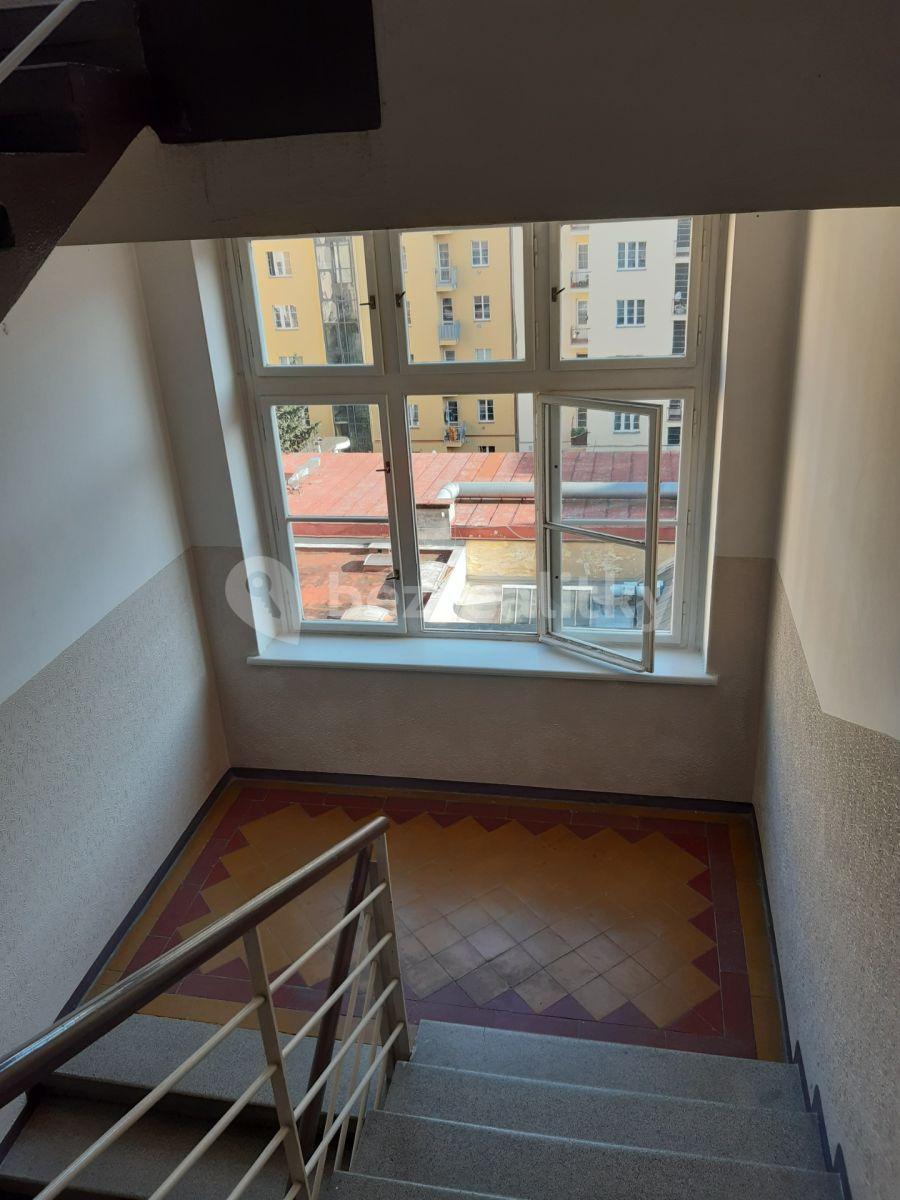 Prenájom bytu Garsoniéra 21 m², Koněvova, Praha, Praha