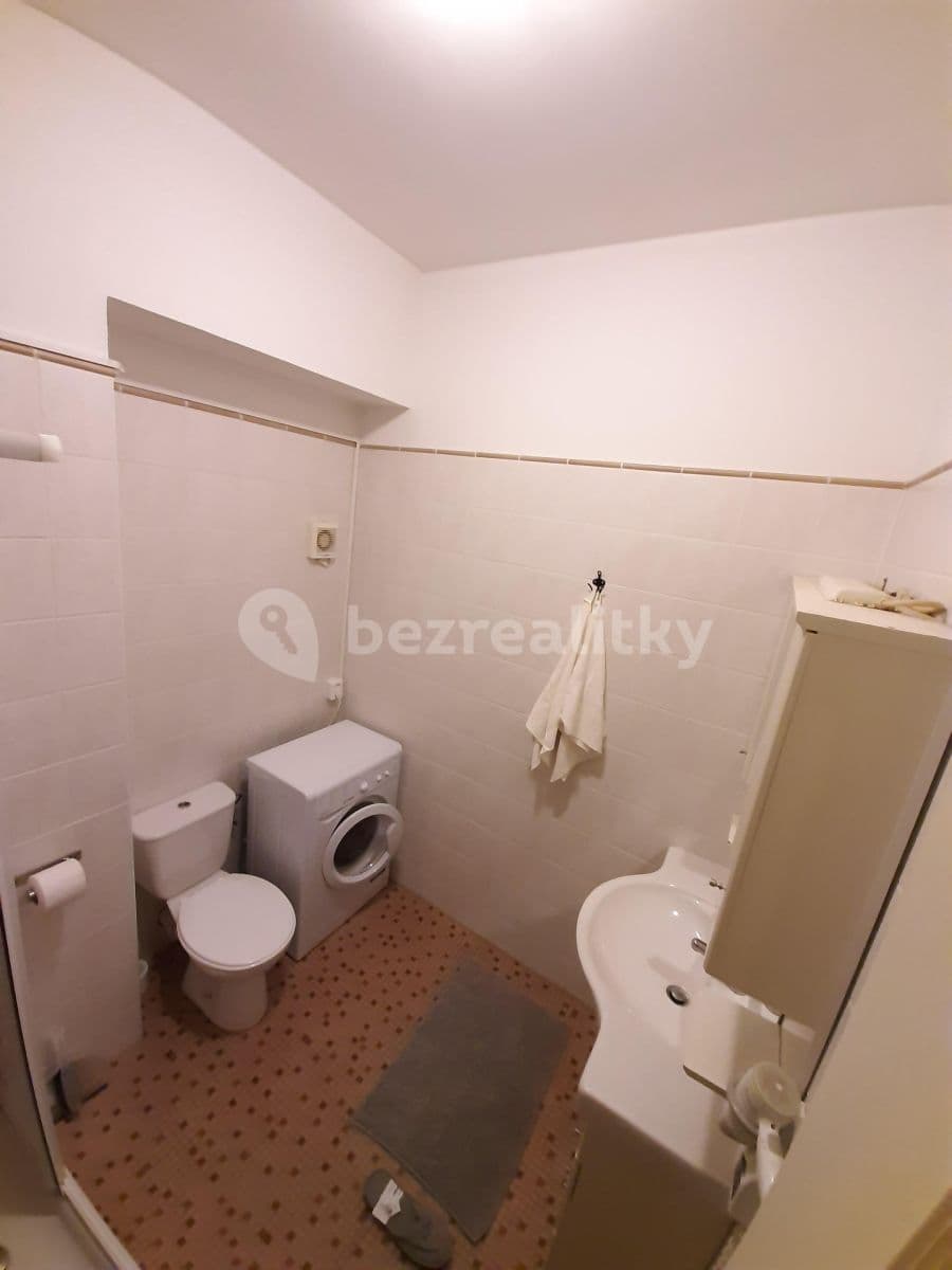 Prenájom bytu 1-izbový 33 m², Duškova, Praha, Praha Prenájom bytu 1-izbový 33 m², Duškova, Praha, Praha