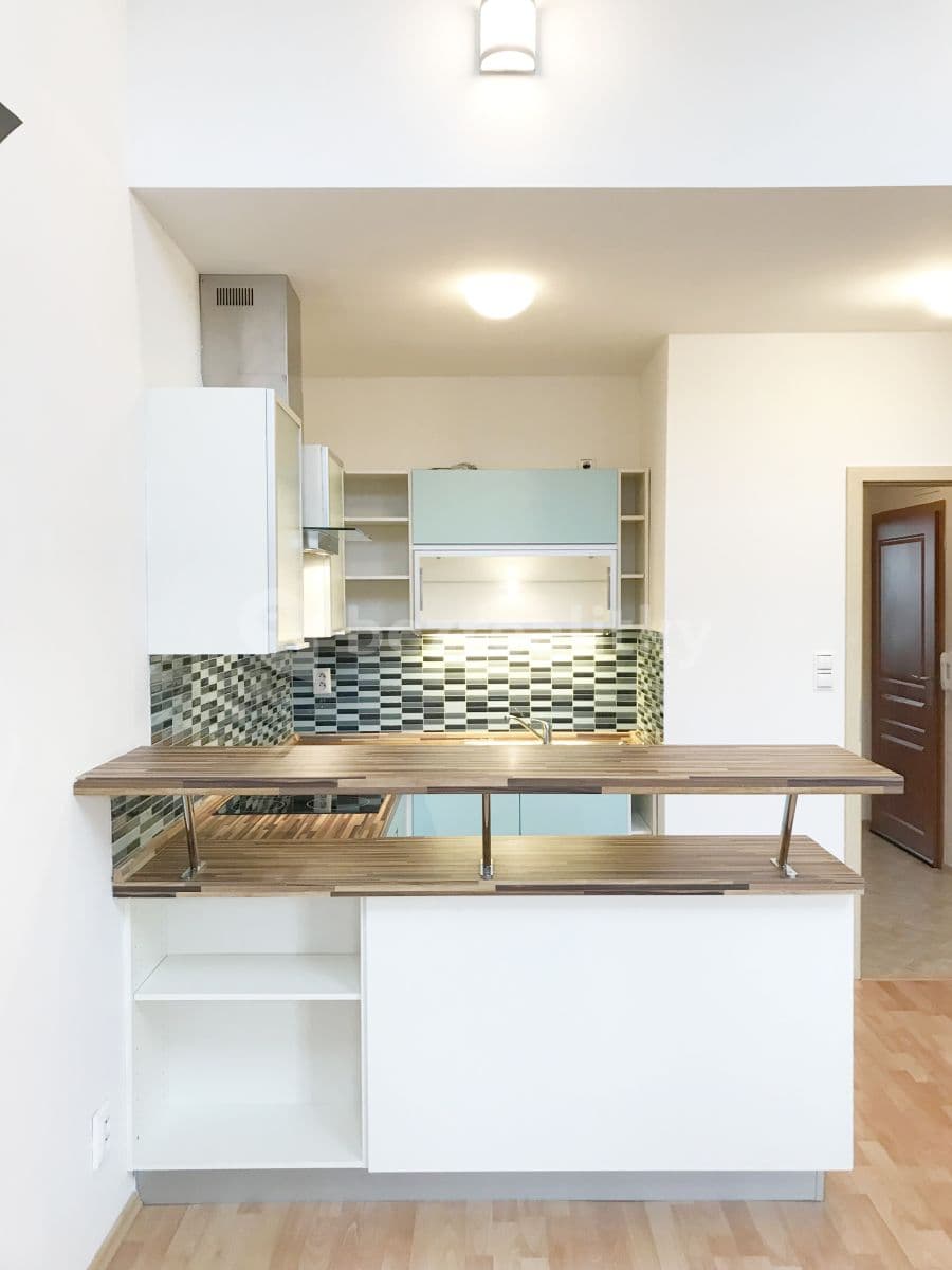 Prenájom bytu 2-izbový 40 m², Černomořská, Praha, Praha Prenájom bytu 2-izbový 40 m², Černomořská, Praha, Praha