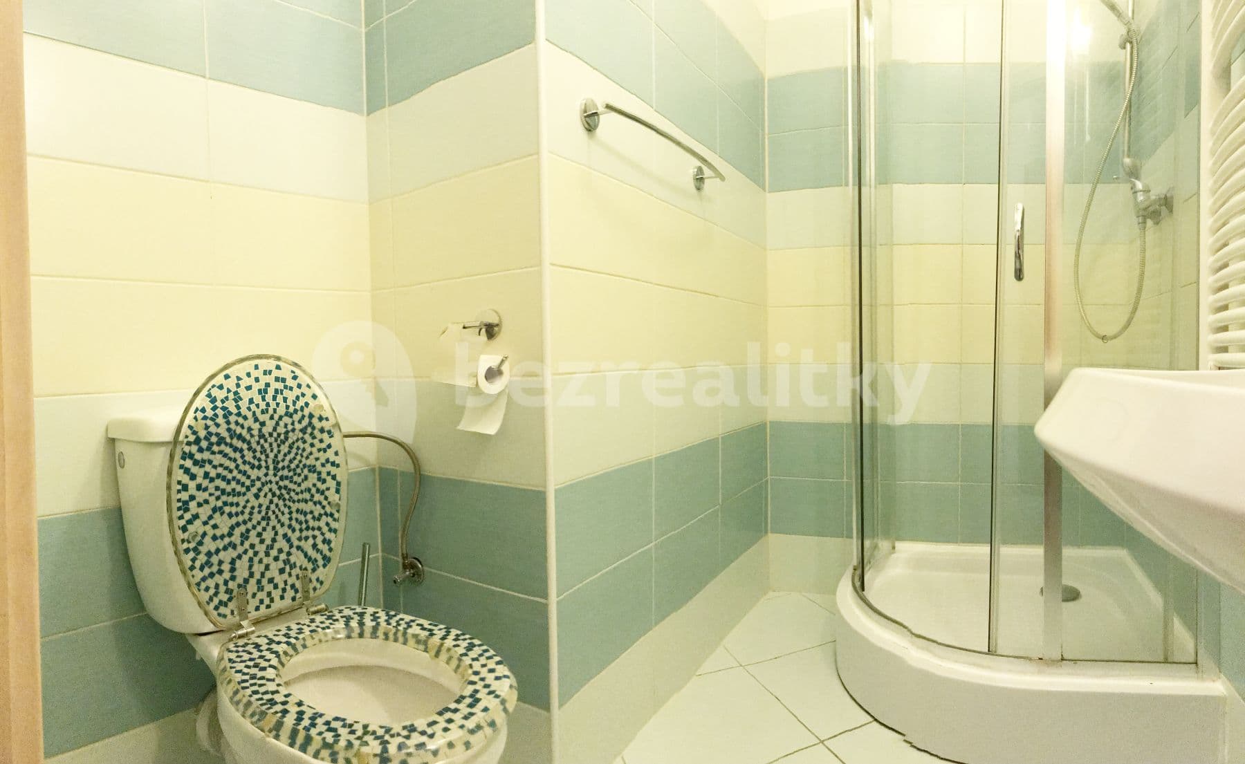 Prenájom bytu 2-izbový 40 m², Černomořská, Praha, Praha Prenájom bytu 2-izbový 40 m², Černomořská, Praha, Praha