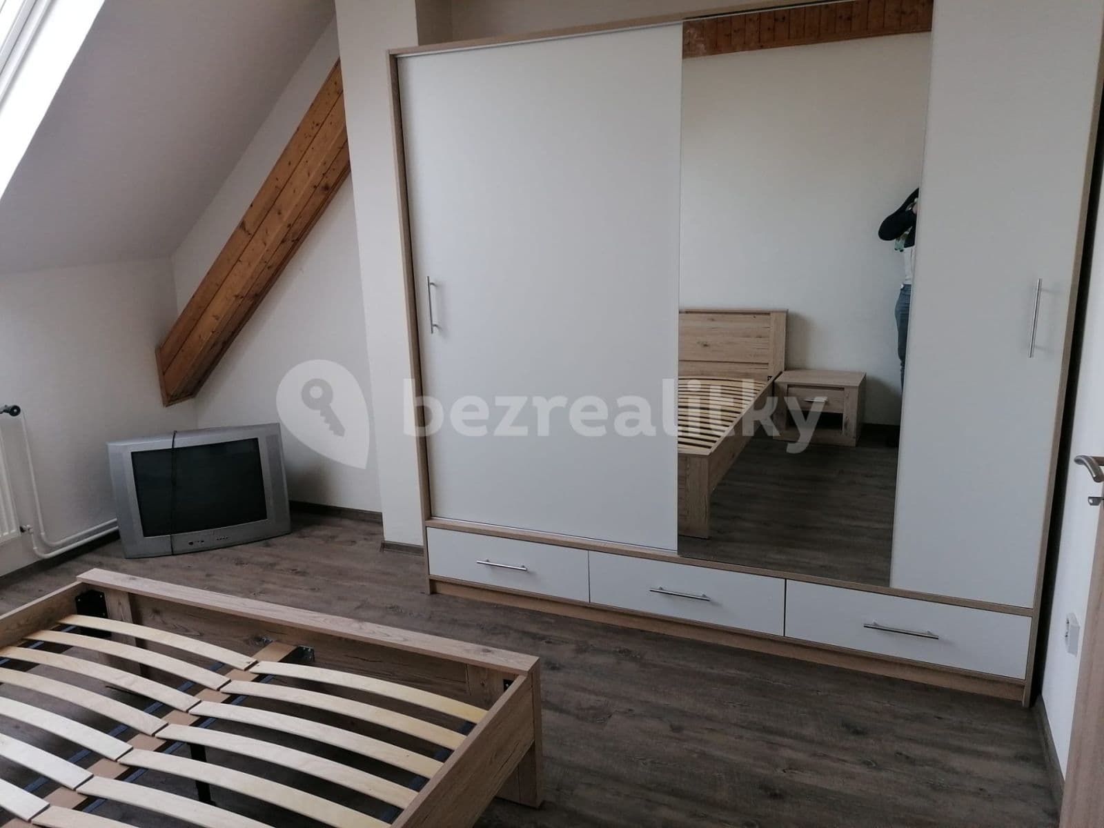 Prenájom bytu 3-izbový 82 m², U Husova sboru, Pardubice, Pardubický kraj Prenájom bytu 3-izbový 82 m², U Husova sboru, Pardubice, Pardubický kraj
