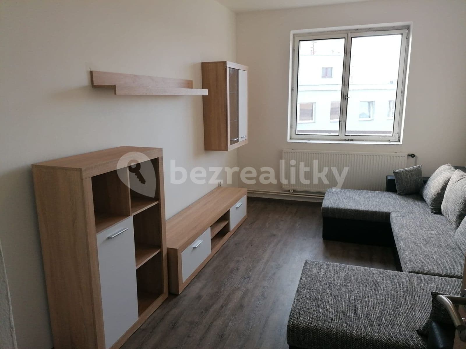 Prenájom bytu 3-izbový 82 m², U Husova sboru, Pardubice, Pardubický kraj Prenájom bytu 3-izbový 82 m², U Husova sboru, Pardubice, Pardubický kraj