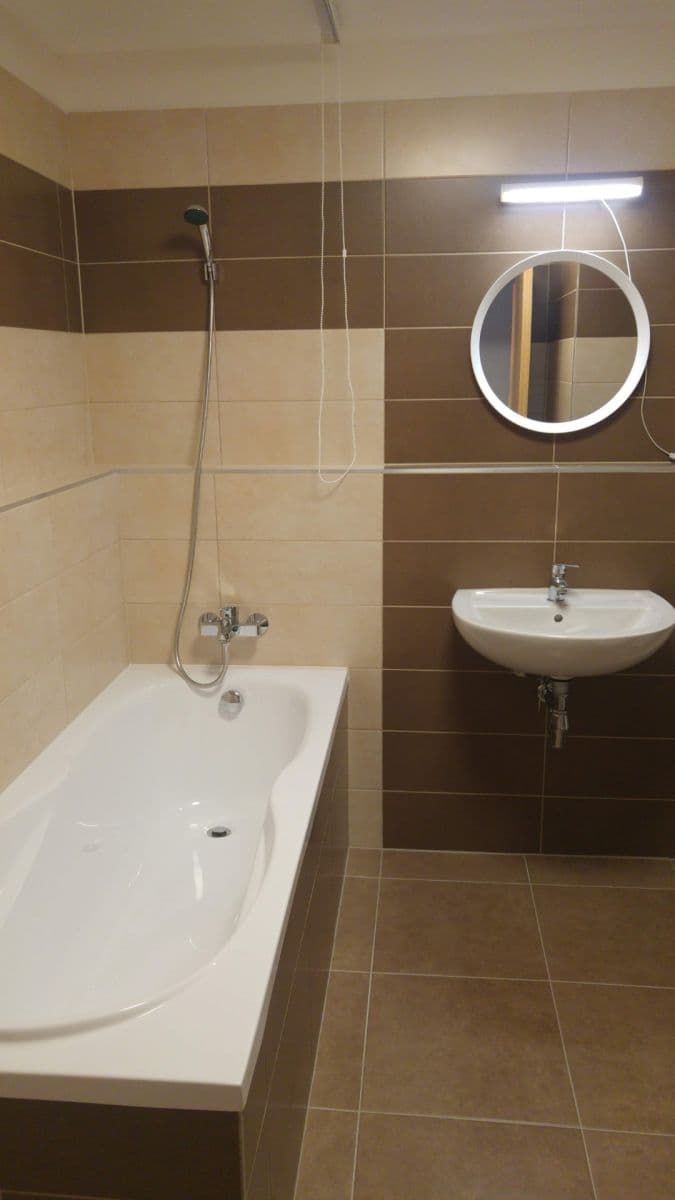 Prenájom bytu 2-izbový 48 m², Ječná, Hostivice, Středočeský kraj Prenájom bytu 2-izbový 48 m², Ječná, Hostivice, Středočeský kraj