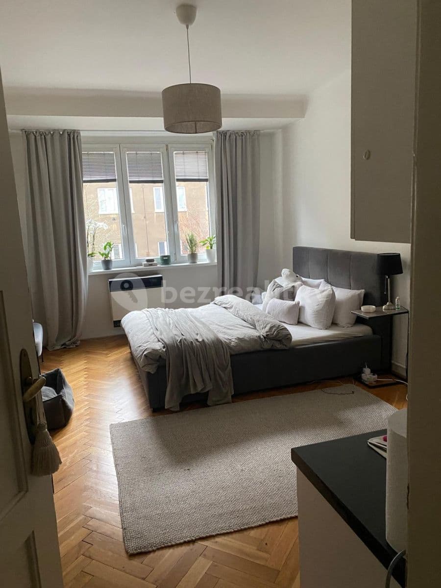 Prenájom bytu 1-izbový 25 m², Koulova, Praha, Praha Prenájom bytu 1-izbový 25 m², Koulova, Praha, Praha