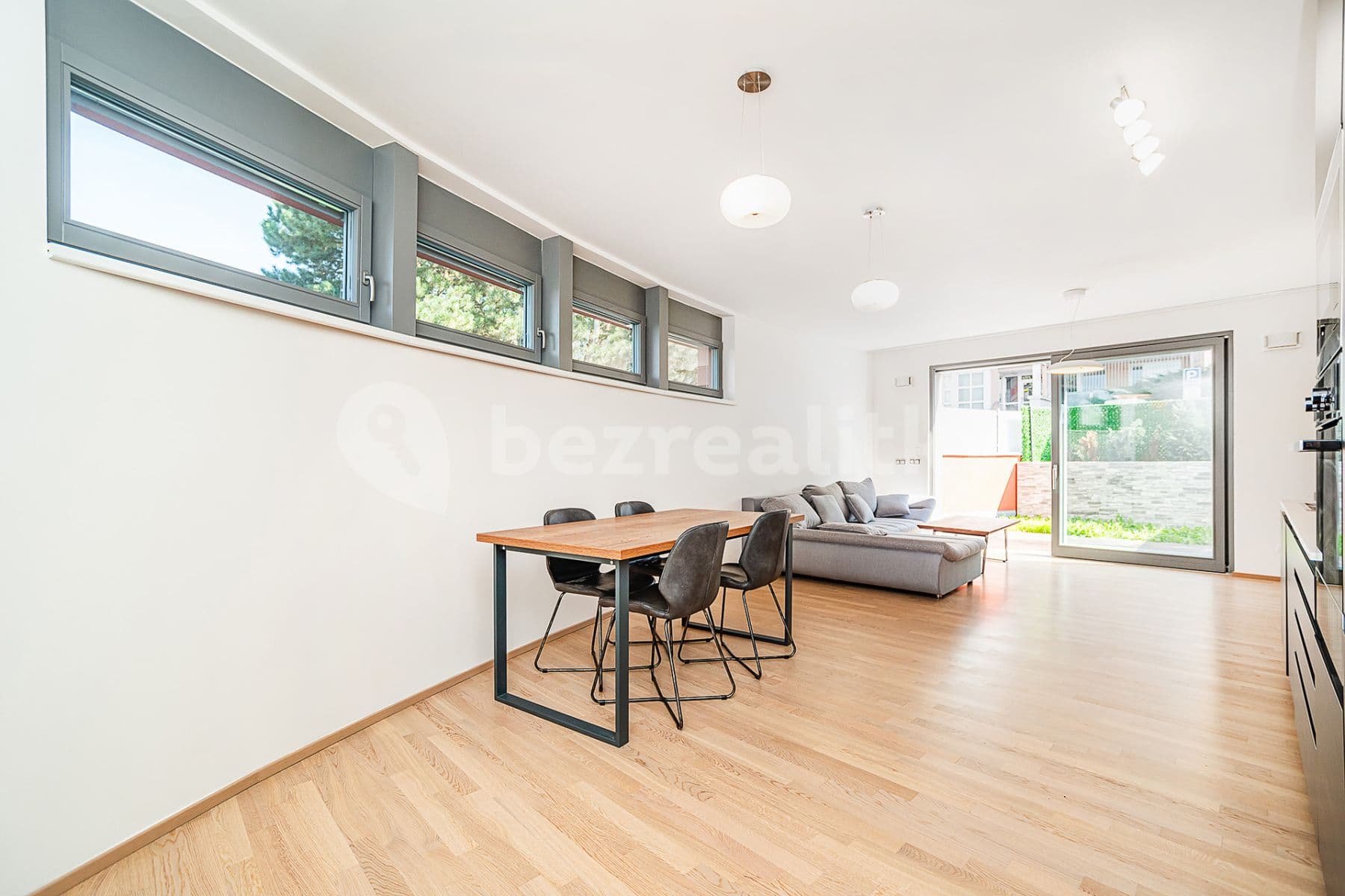 Prenájom bytu 3-izbový 107 m², Kunešova, Praha, Praha Prenájom bytu 3-izbový 107 m², Kunešova, Praha, Praha