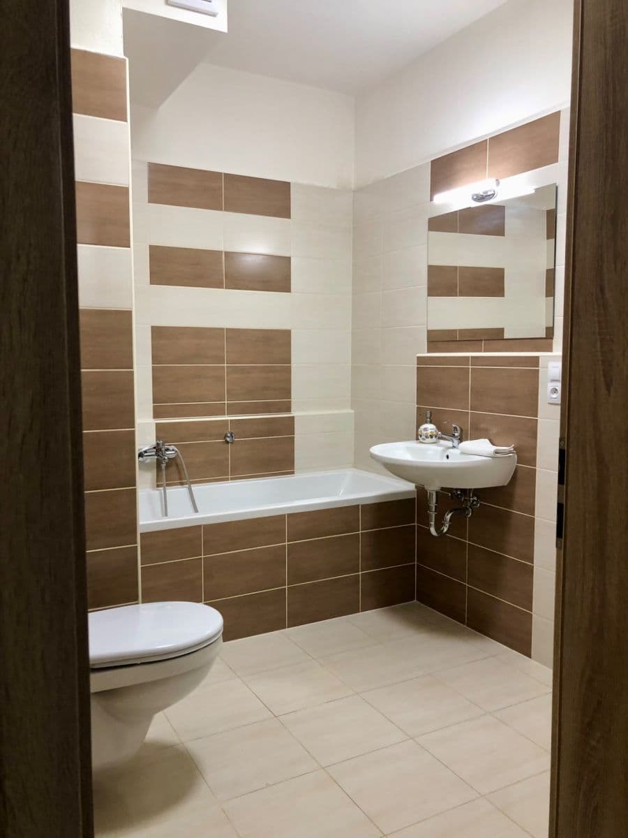 Prenájom bytu 2-izbový 59 m², Poděbradova, Plzeň, Plzeňský kraj Prenájom bytu 2-izbový 59 m², Poděbradova, Plzeň, Plzeňský kraj