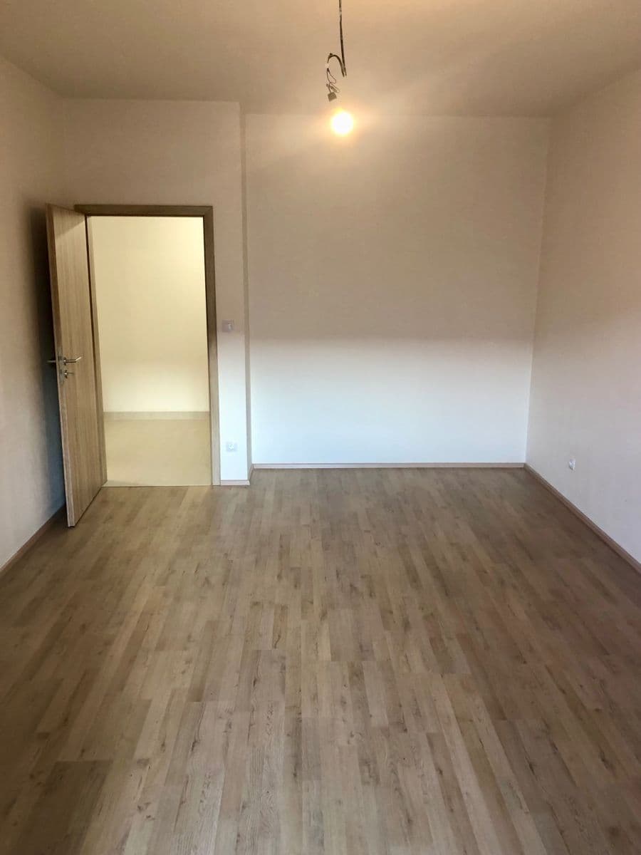 Prenájom bytu 2-izbový 59 m², Poděbradova, Plzeň, Plzeňský kraj Prenájom bytu 2-izbový 59 m², Poděbradova, Plzeň, Plzeňský kraj